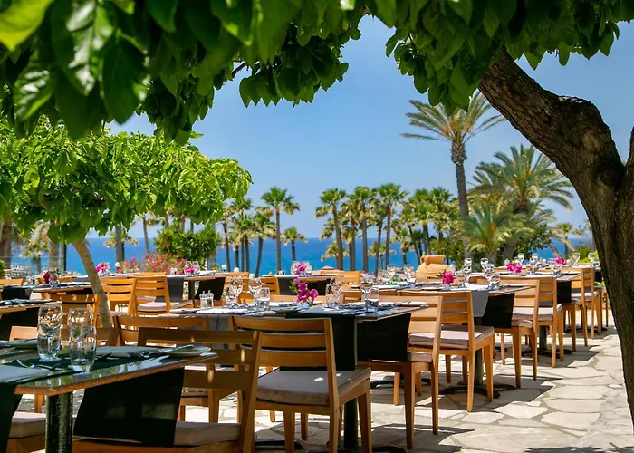 Azia & 5* Πάφος