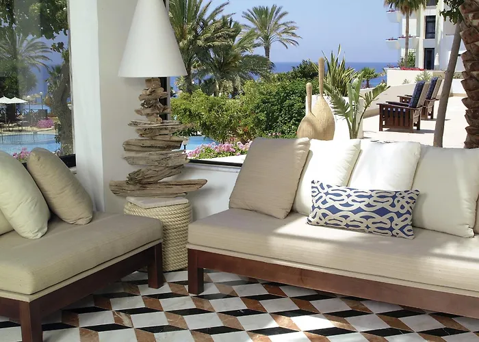 Azia & Ξενοδοχείο 5*