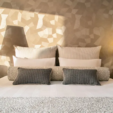 Azia & パ フォス