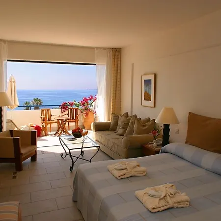 Feriested Azia & Paphos