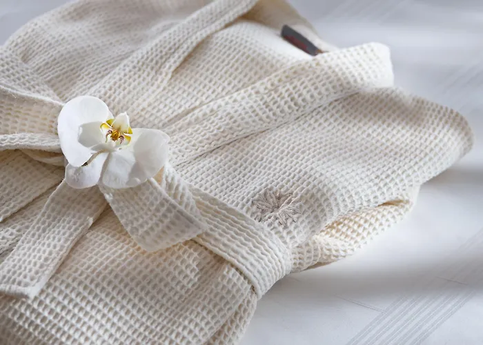 Azia & Отель Пафос